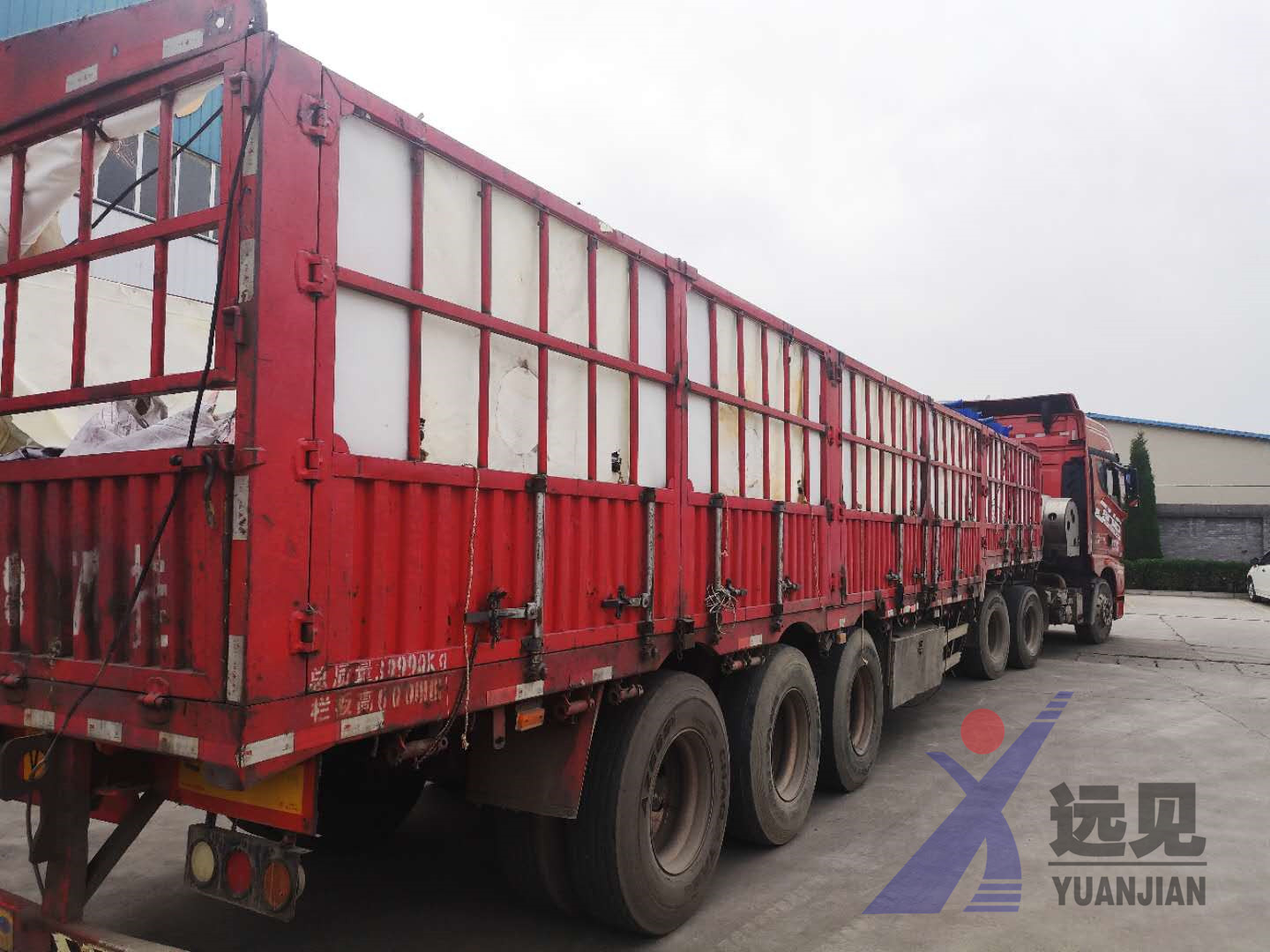 客戶(hù)訂購(gòu)的一批電纜槽、刮板發(fā)貨